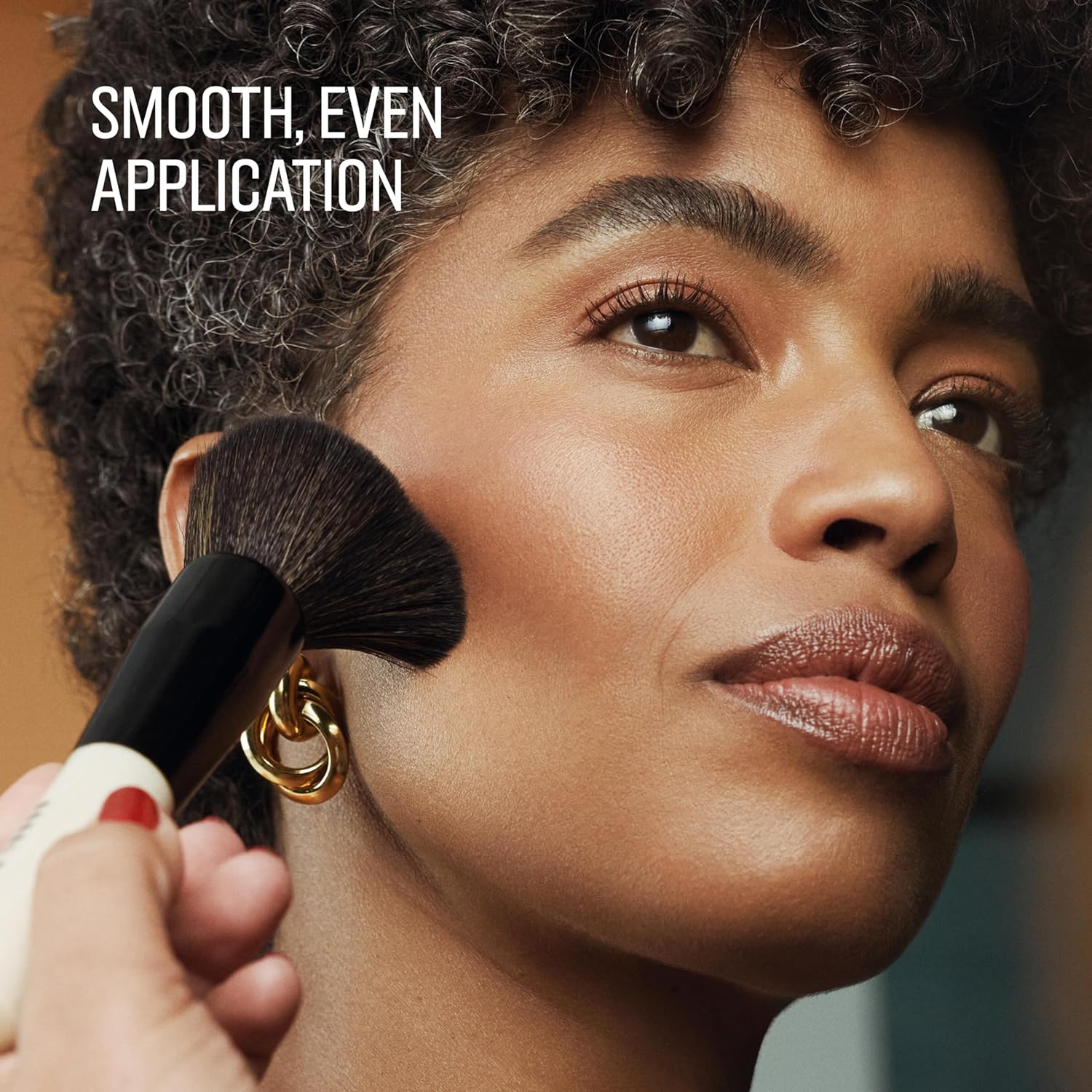 ORANGLES Bobbi Brown Makeup Brush – Professional Quality & Precision - angled perspective - presenting advantages - Image 4 of 6 | fits any environment | Purchase Bobbi Brown Makeup Brush – Professional Quality & Precision Michigan | Free Shipping ORANGLES