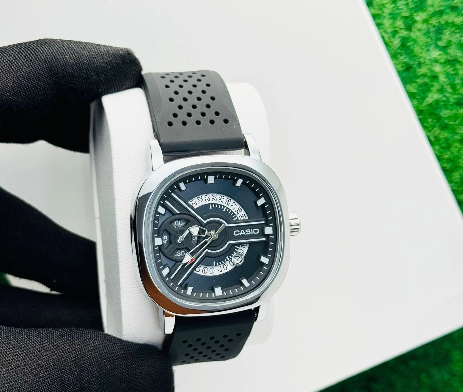 Analog Men’s Wrist Watch | Classic & Stylish Wrist Watch Collection